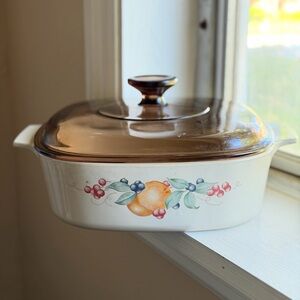 Corningware Covered Casserole Dish with Amber Lid